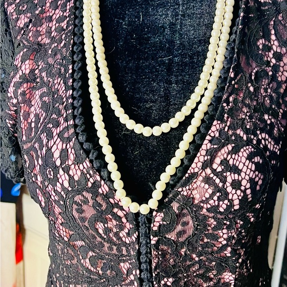 FOREVER 21 Black Lace Mini Dress Size M with Light Pink Fabric Lining, NWOT - Picture 13 of 17